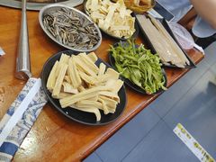 -曹丞相·地锅鸡·地锅鱼(武林店)