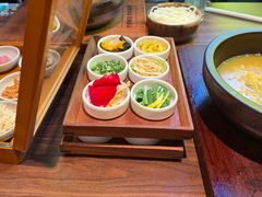 -良米山·云南野生菌过桥米线(上海首店)
