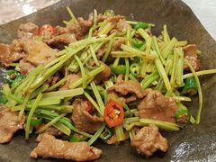 小炒黄牛肉-黄家饺子东北特色菜馆(湖滨商业街店)