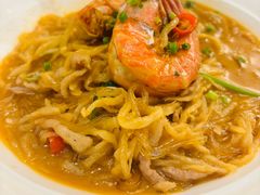 酸萝卜烩大海虾-品海楼·大连海胆锅贴馆(东港店)