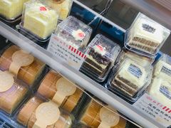 -红宝石·鲜奶小方·海派西点房(金杨店)