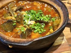 -有红鸡毛店·砂锅菜(抚琴夜市店)