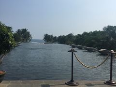 -亚龙湾喜来登·美景台大堂吧