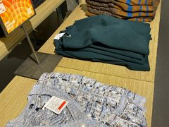 -URBAN REVIVO(济南领秀城贵和购物中心店)