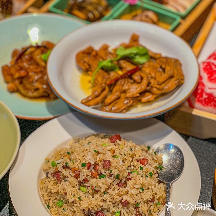 在深圳，首家野生菌石锅土鸡，一口鲜掉牙❗️