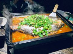 碧绿青椒芒果鱼-夯鱼烤鱼·尔滨地标美食(保健路店)