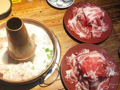 -洞庭洲·防空洞火锅·烧烤·铜锅涮肉(新百广场店)