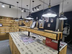 -罗伯特眼镜·蔡司官方授权(罗湖国贸店)