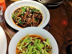 -廖师傅大蒜炒腊肉(袁家岭店)