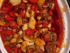 嫩豆腐烧牛蛙-老三样 · 江西菜馆(前海壹方汇店)