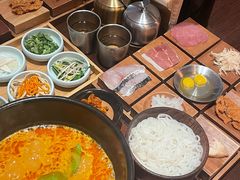 -银米·云南传统过桥米线(双廊黑金冠店)