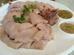 白切文昌鸡-琼菜坊·无鸡不成宴·海南菜老爸茶糟粕醋(海口骑楼老街店)