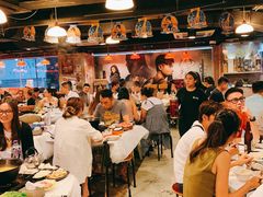 大堂-鲜入围煮花胶鸡海鲜火锅