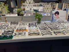 -宏宇眼镜蔡司依视路折扣店(兆佳眼镜城店)
