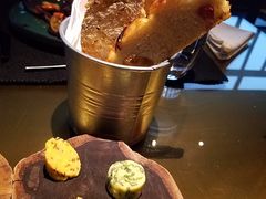 餐前包-AZUL by FUEL蓝色·法式酒馆(琶醍店)