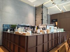 -Two Birds One Stone·一石二鸟(诚品生活店)