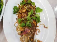 香煎杂鱼-鹏城人家海鲜酒家·23年老字号(较场尾店)