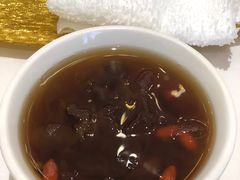 银耳莲子羹-万龙洲海鲜(大兴绿地缤纷城店)