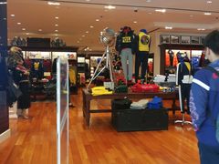 -东荟城名店仓
