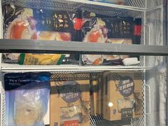 面包甜点陈列柜-西兰渔场·三文鱼·海鲜·捞饭(建业·森林半岛店)