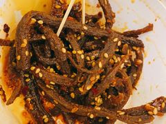 麻辣牛肉干-鑫记婆婆兔·成都特产·兔头手撕兔(太古里店)