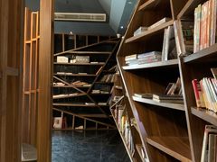 -钟书阁(松江泰晤士小镇店)