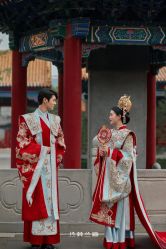 -莫兰迪婚纱摄影