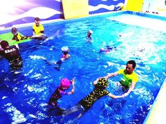 -蓝鲸国际少儿游泳训练中心(群力店)