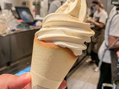 特浓牛乳王脆筒-喜茶(深圳海岸城店)