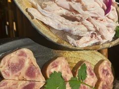 -老牌坊云南鱼豆花火锅(哈西万达店)