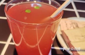 Red Apple Sparkling Drink