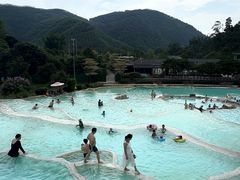 -十万大山布透温泉