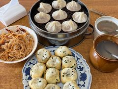-老字号眼镜子煎包汤包店