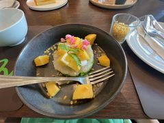 -Chom Cafe and Restaurant