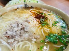 -亮亮面馆(经六路店)