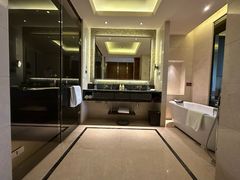 -天津京基皇冠假日酒店