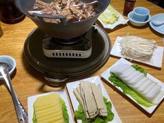 -茸梅路右拐龙虾-农家菜(松江店)