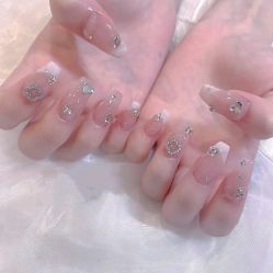 -悦指间美甲美睫