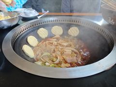 -东北烧烤铁锅炖水库鱼
