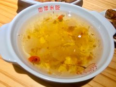 木耳炖桃胶-恋萍小吃(时代店)