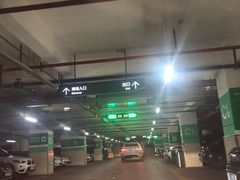-湖滨银泰in77 C区-停车场