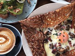 鸡蛋蘑菇熏肉荞麦可丽饼-RAC BAR(安福路店)