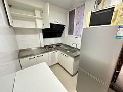 -上海游泳馆(地铁站)