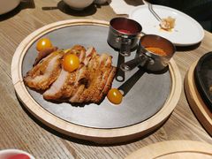 炭烧猪颈肉-小大董·烤鸭(凤凰汇店)