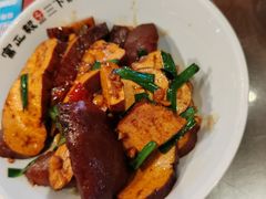 -富正毅三下锅·湘西韵味(天门山索道店)