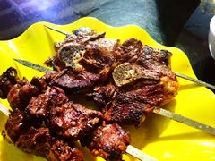 -烤肉小伙烤肉店