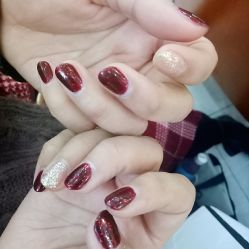 -闺蜜时间美甲美睫皮肤管理中心