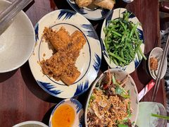 -Cuc Gach Quan Restaurant