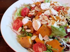 烤南瓜杏仁奶酪鲜蔬碗-Bravo保霖精酿餐厅 BREWPUB&KITCHEN