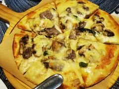 牛肉蘑菇披萨-艾蜜西餐厅(梅园店)